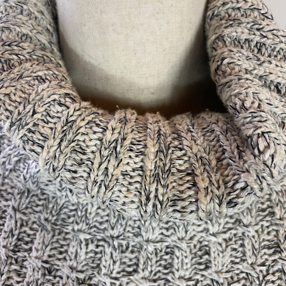 Women’s Free People Turtle Neck Sweater Size XS - Picture 3 of 4